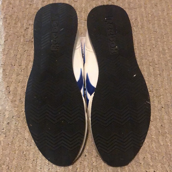 Women’s Reebok Classic Lace-Up Sneakers-Jogger style
EUC Style Size 7 1/2 No box - Picture 4 of 6